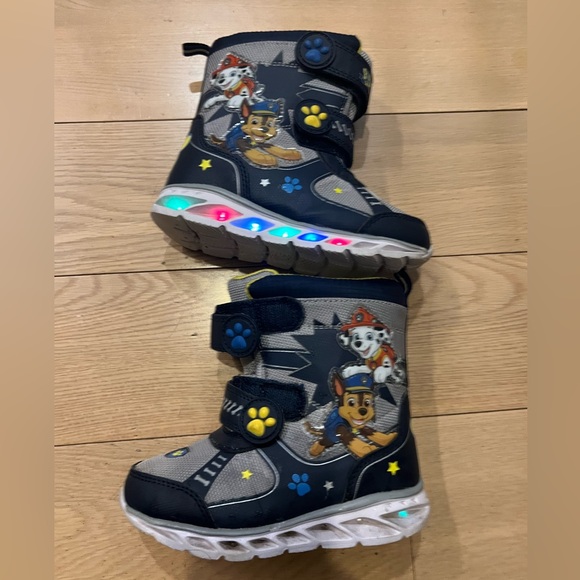 Size 10 boy Paw Patrol winter boots with LED blinking lights. - Picture 2 of 9